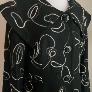 Sophisticated black with white threading lightweight coat, sz 12